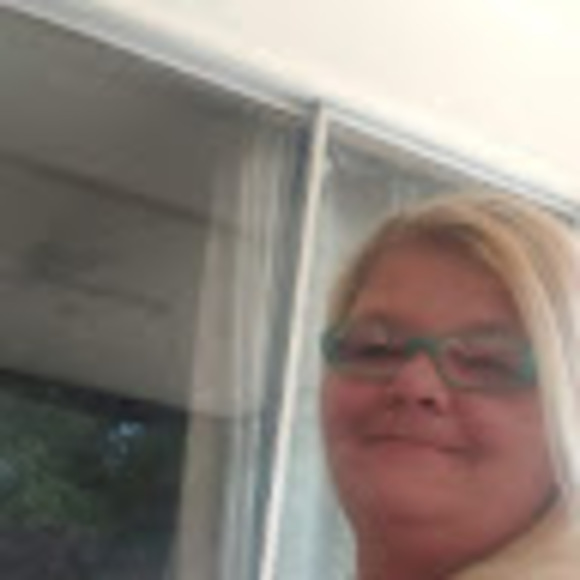 Meet your Posher, Alisha - Picture 1 of 1